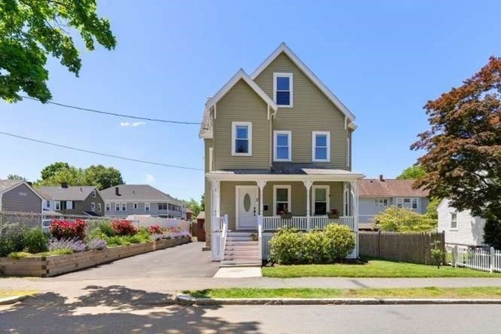32 Sanford Street, Melrose, MA 02176