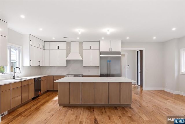 2 Pleasant Avenue, Tenafly, NJ 07670
