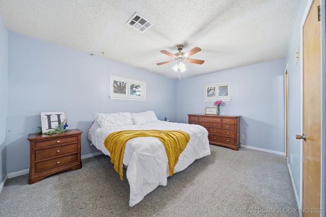 8402 S 67th West Avenue, Sapulpa, OK 74131