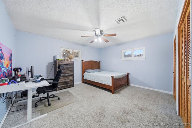 8402 S 67th West Avenue, Sapulpa, OK 74131