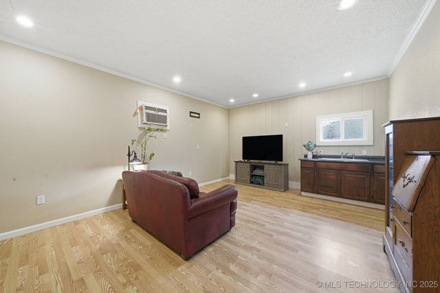 8402 S 67th West Avenue, Sapulpa, OK 74131