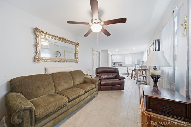 8402 S 67th West Avenue, Sapulpa, OK 74131