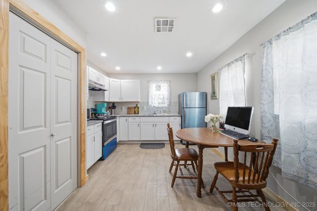 8402 S 67th West Avenue, Sapulpa, OK 74131