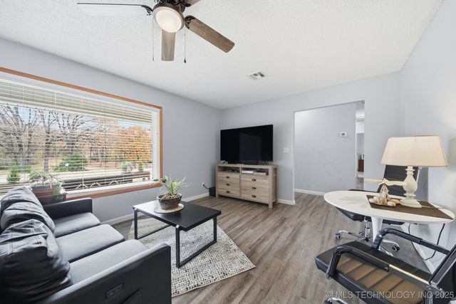 8402 S 67th West Avenue, Sapulpa, OK 74131