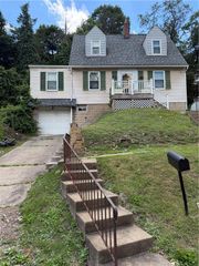 9428 Glendale Rd, Penn Hills, PA 15235