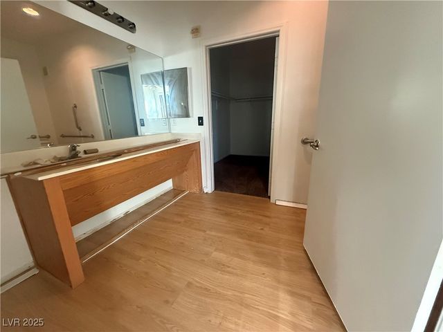 4437 Dover Straight Street 108, Las Vegas, NV 89115