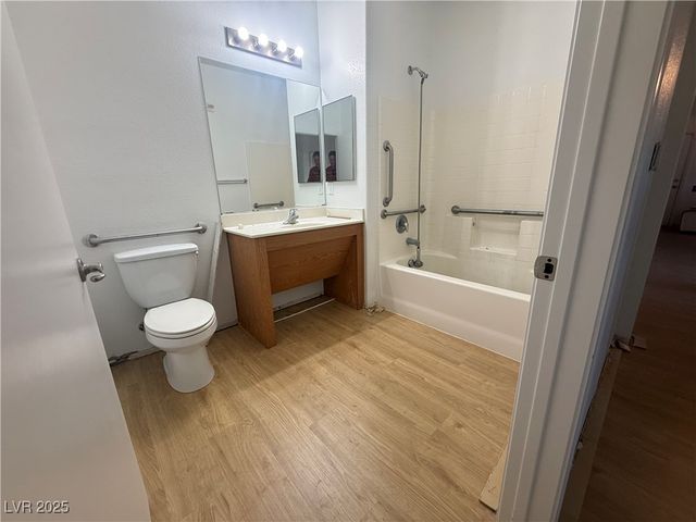 4437 Dover Straight Street 108, Las Vegas, NV 89115