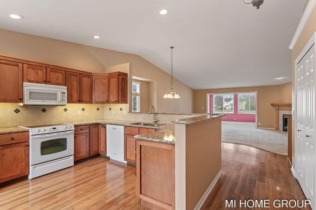 319 Winter Oak, Holland, MI 49424