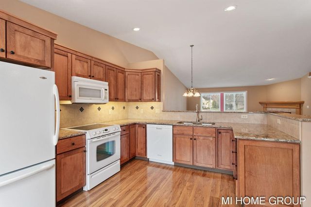 319 Winter Oak, Holland, MI 49424