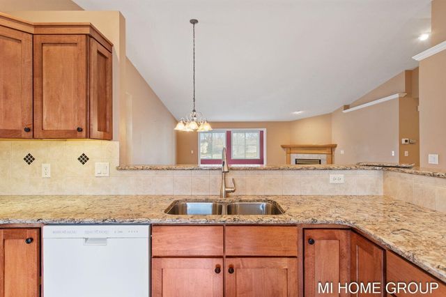 319 Winter Oak, Holland, MI 49424