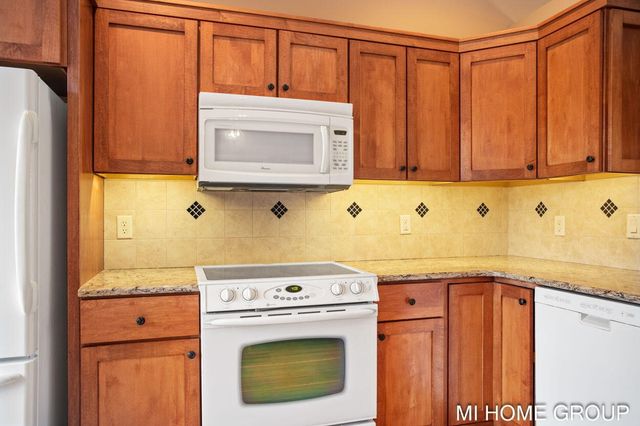 319 Winter Oak, Holland, MI 49424