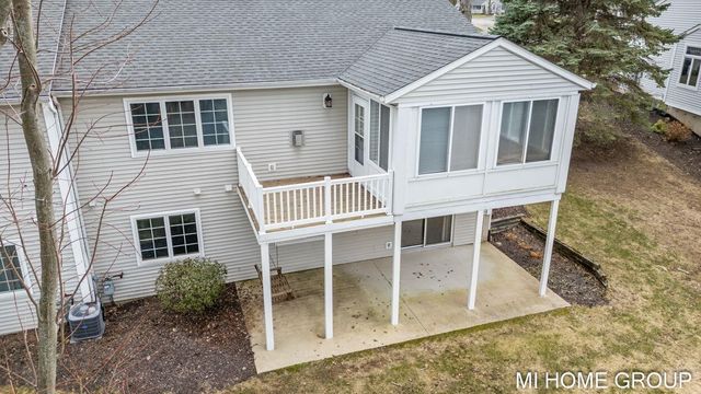 319 Winter Oak, Holland, MI 49424