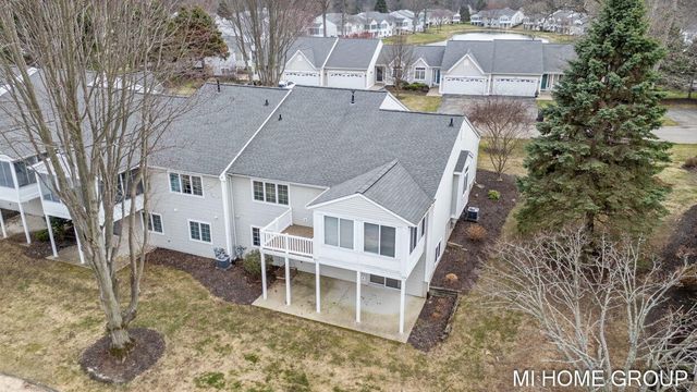 319 Winter Oak, Holland, MI 49424