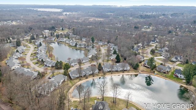 319 Winter Oak, Holland, MI 49424