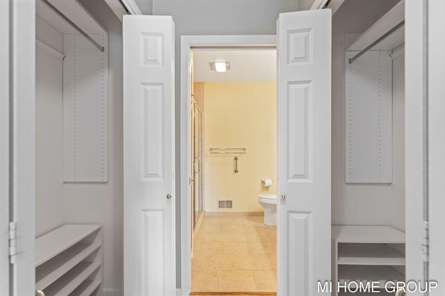 319 Winter Oak, Holland, MI 49424