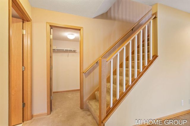 319 Winter Oak, Holland, MI 49424