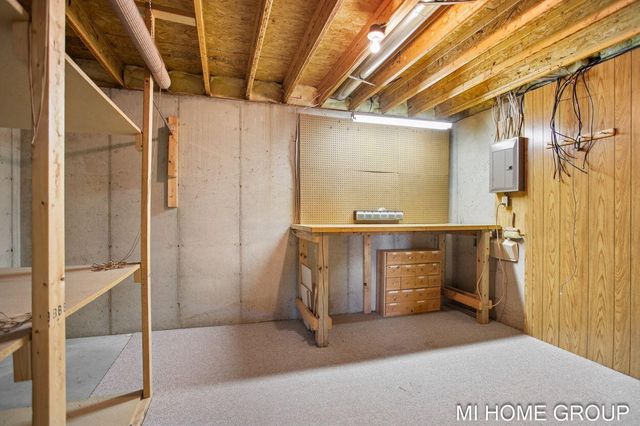 319 Winter Oak, Holland, MI 49424