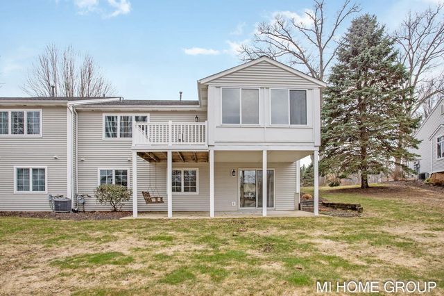 319 Winter Oak, Holland, MI 49424