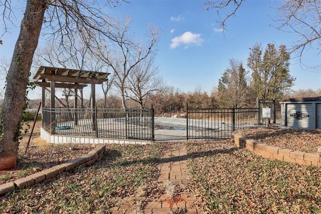 7301 Moonlight Drive, Norman, OK 73026