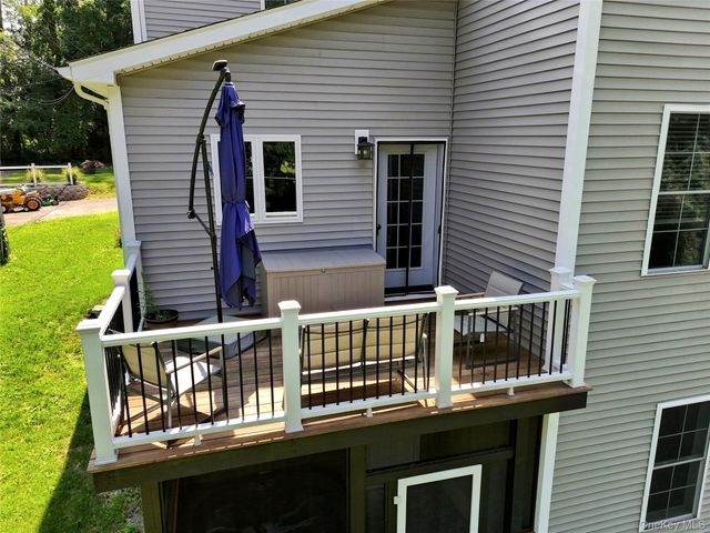 15 Rock Cut Lane, Pleasant Valley, NY 12569