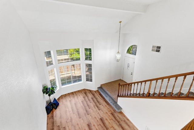 5209 Meadowland Way, Elk Grove, CA 95758