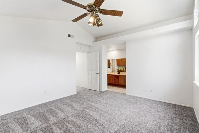 5209 Meadowland Way, Elk Grove, CA 95758