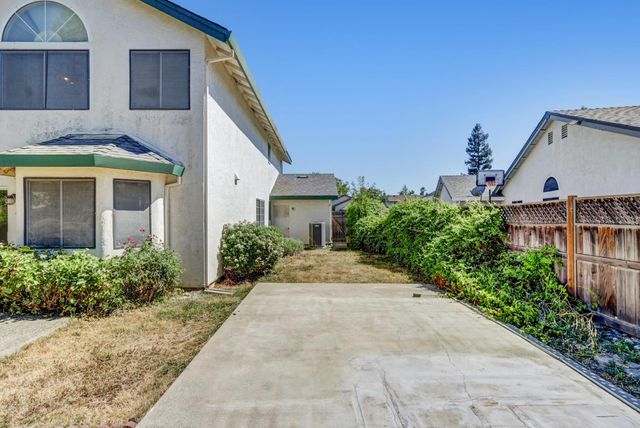 5209 Meadowland Way, Elk Grove, CA 95758