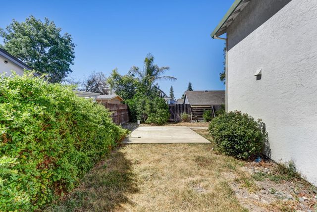 5209 Meadowland Way, Elk Grove, CA 95758