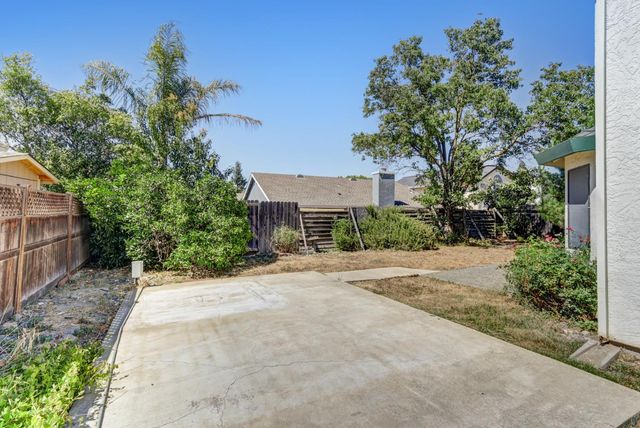 5209 Meadowland Way, Elk Grove, CA 95758