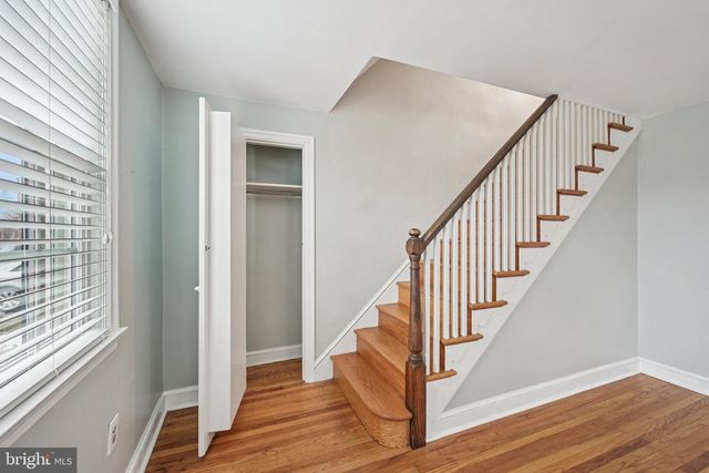 10 PICKWICK LN, Newtown Square, PA 19073