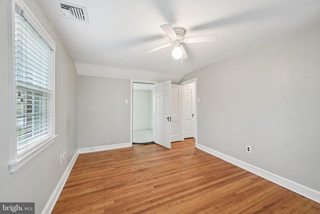 10 PICKWICK LN, Newtown Square, PA 19073