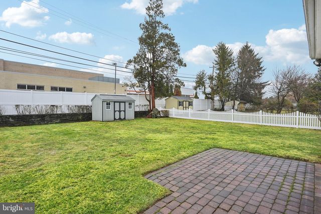 10 PICKWICK LN, Newtown Square, PA 19073