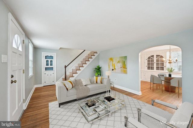 10 PICKWICK LN, Newtown Square, PA 19073