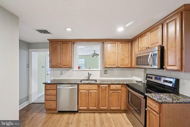 10 PICKWICK LN, Newtown Square, PA 19073