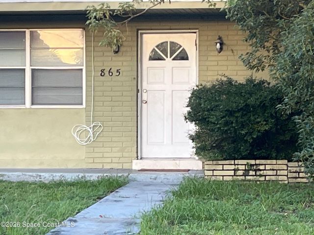 865 Canada Street NE, Palm Bay, FL 32905