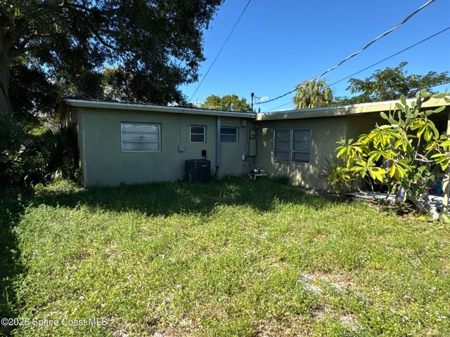 865 Canada Street NE, Palm Bay, FL 32905