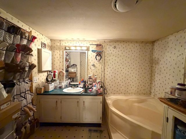 41 Pine Tree Road, Newport, NH 03773