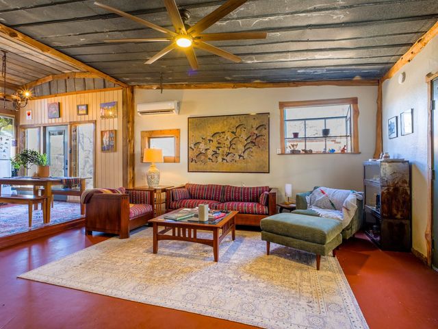 128 E Castlewood DR, Granite Shoals, TX 78654