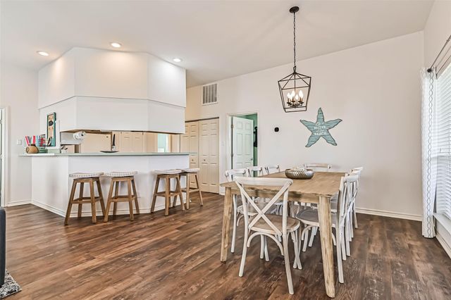 13811 Mutiny Lane, Galveston, TX 77554