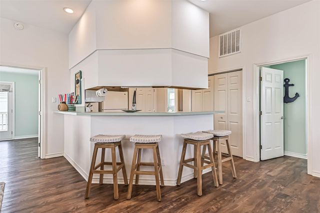 13811 Mutiny Lane, Galveston, TX 77554