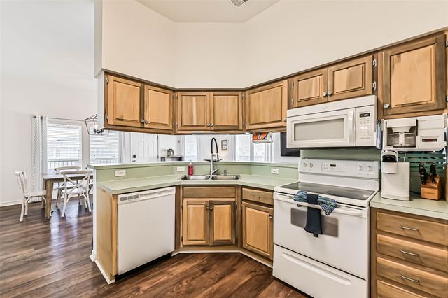 13811 Mutiny Lane, Galveston, TX 77554