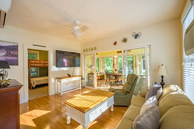 4 Acorn Ln 4, Westford, MA 01886