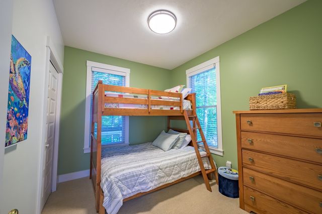 4 Acorn Ln 4, Westford, MA 01886
