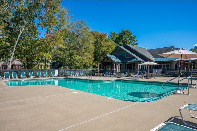 4 Acorn Ln 4, Westford, MA 01886