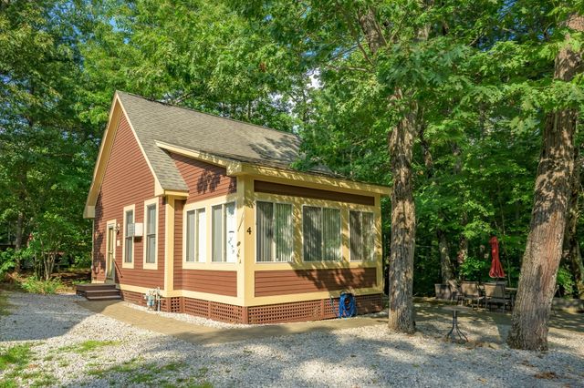 4 Acorn Ln 4, Westford, MA 01886