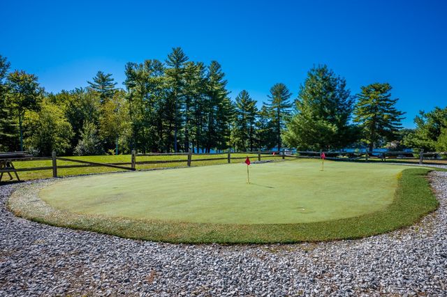 4 Acorn Ln 4, Westford, MA 01886