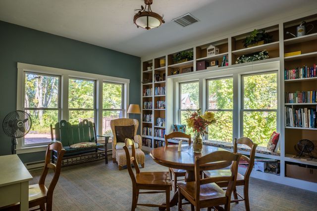 4 Acorn Ln 4, Westford, MA 01886
