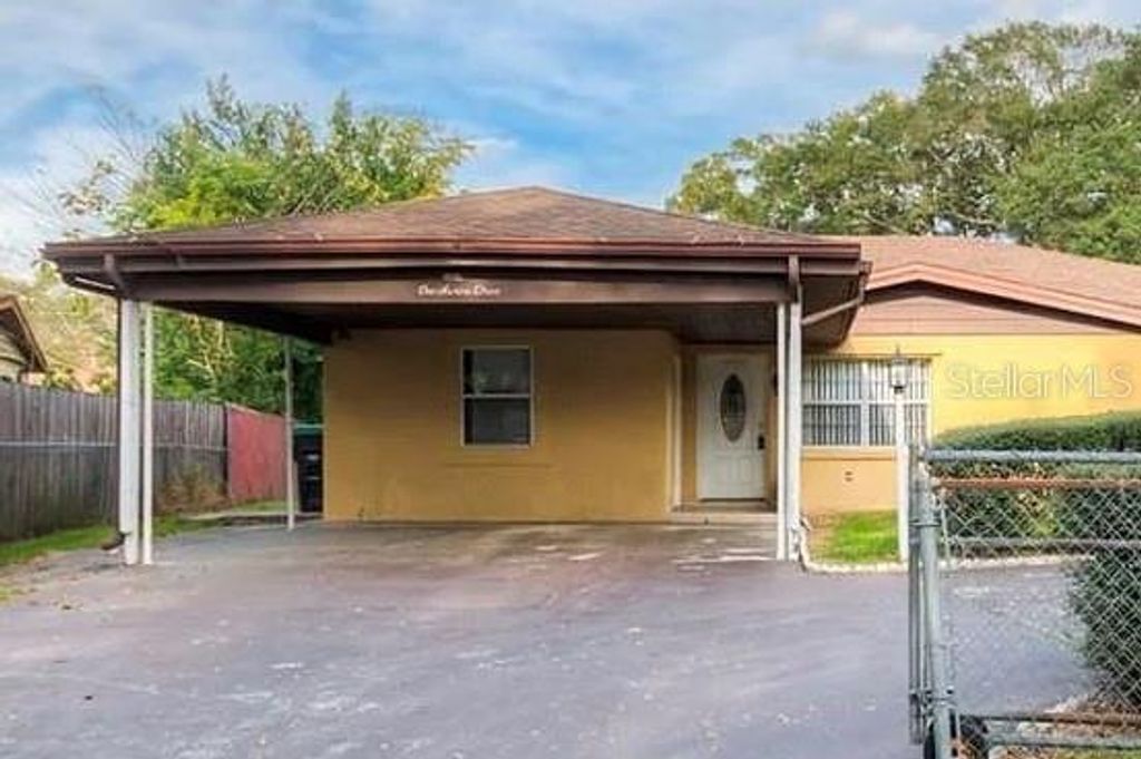 1 S AURORA DRIVE, Apopka, FL 32703