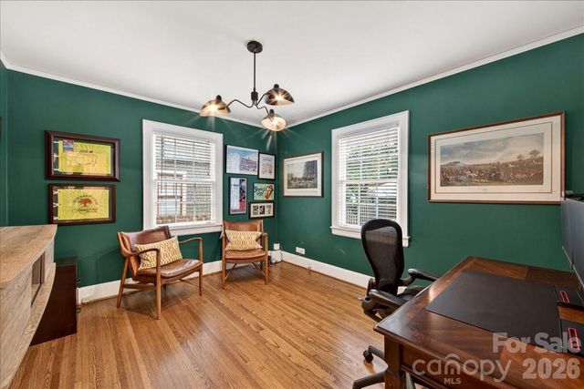 2121 Charlotte Drive, Charlotte, NC 28203