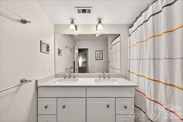 2121 Charlotte Drive, Charlotte, NC 28203